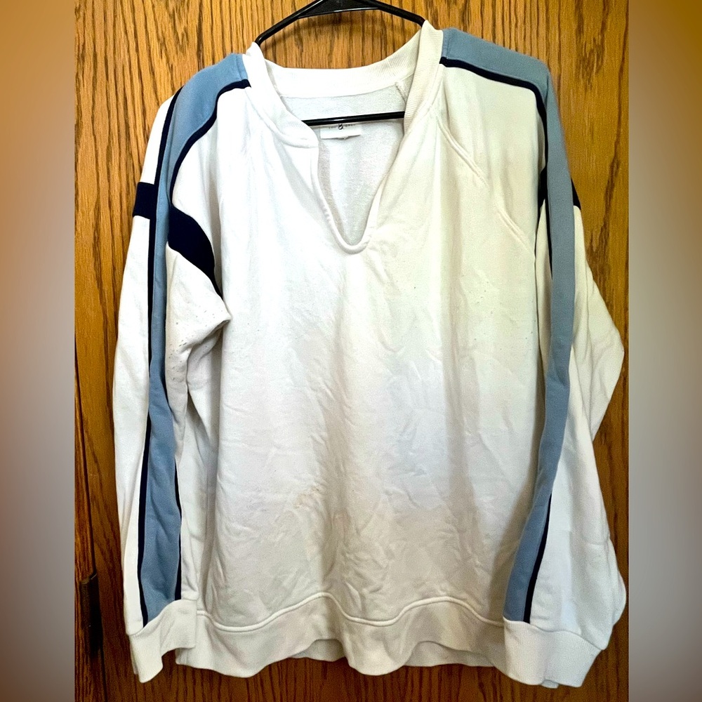 Lou & Grey v-neck sweatshirt